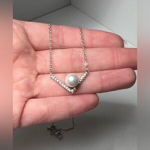 Pretty Bird Faux Pearl necklace